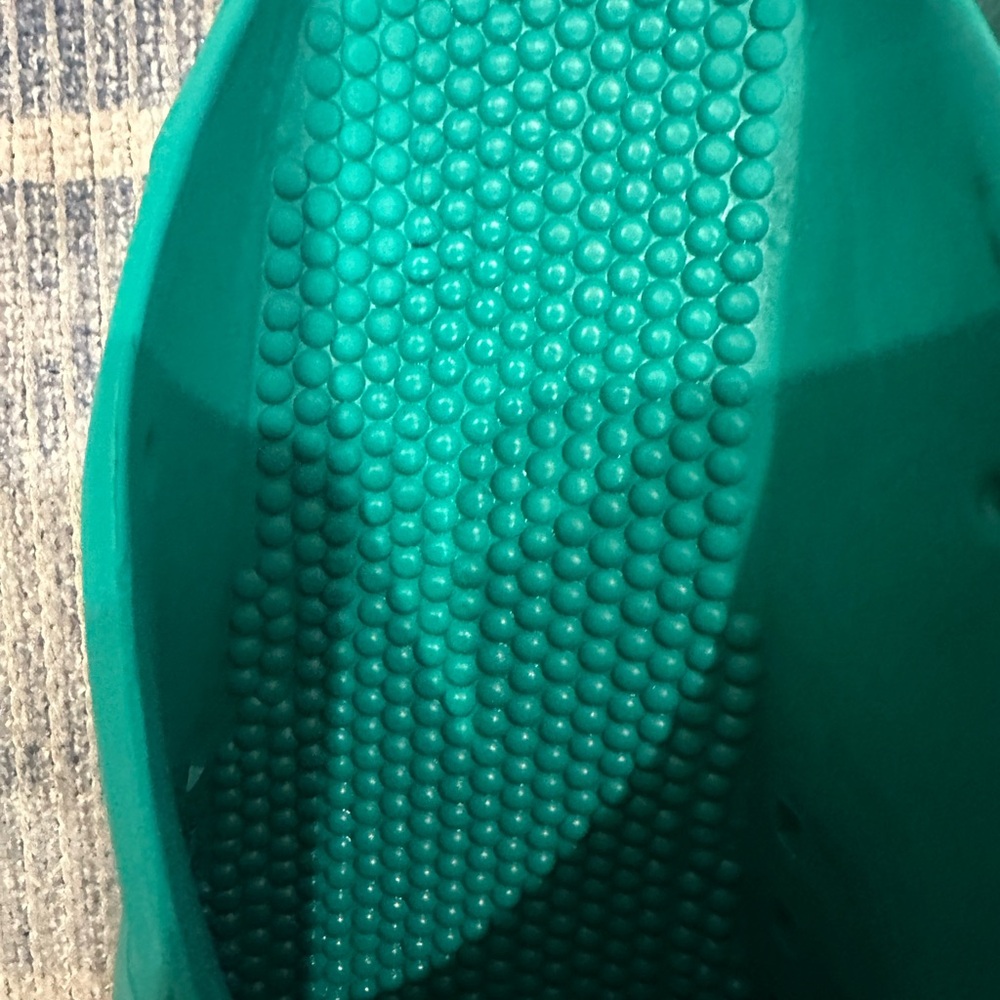 Vibrant Green Minimalist Clogs - Picture 2 of 14